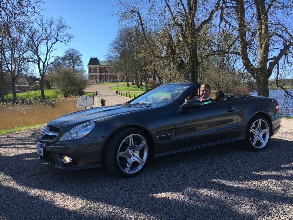 Mercedes-Benz SL 500 AMG, V8 5,5 l och 387 hk. Mercedes-Benz SL 500 AMG, V8 5,5 l och 387 hk. Köpa bil i Tyskland