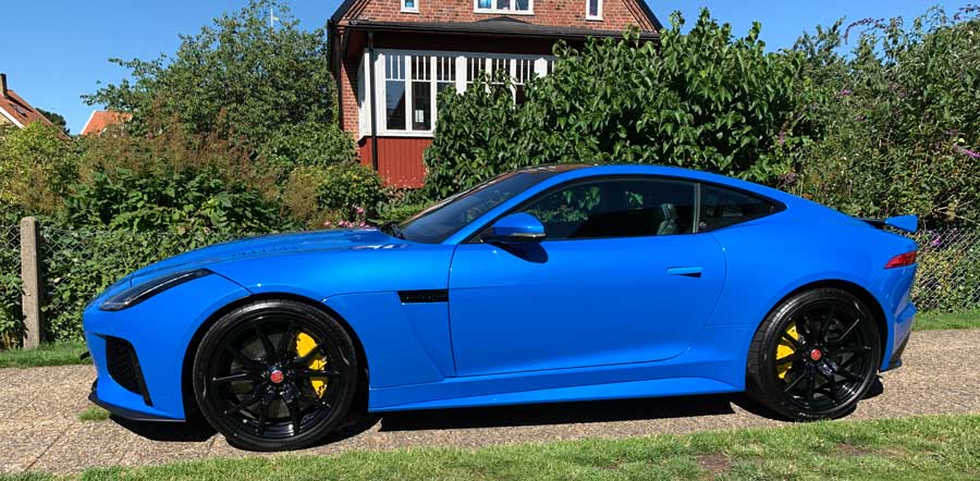 Tyskimport av en Jaguar F-type SVR Importerad Jaguar F-type SVR från Tyskland